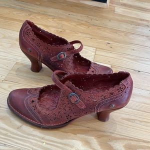 Neosens, size 9, burgundy